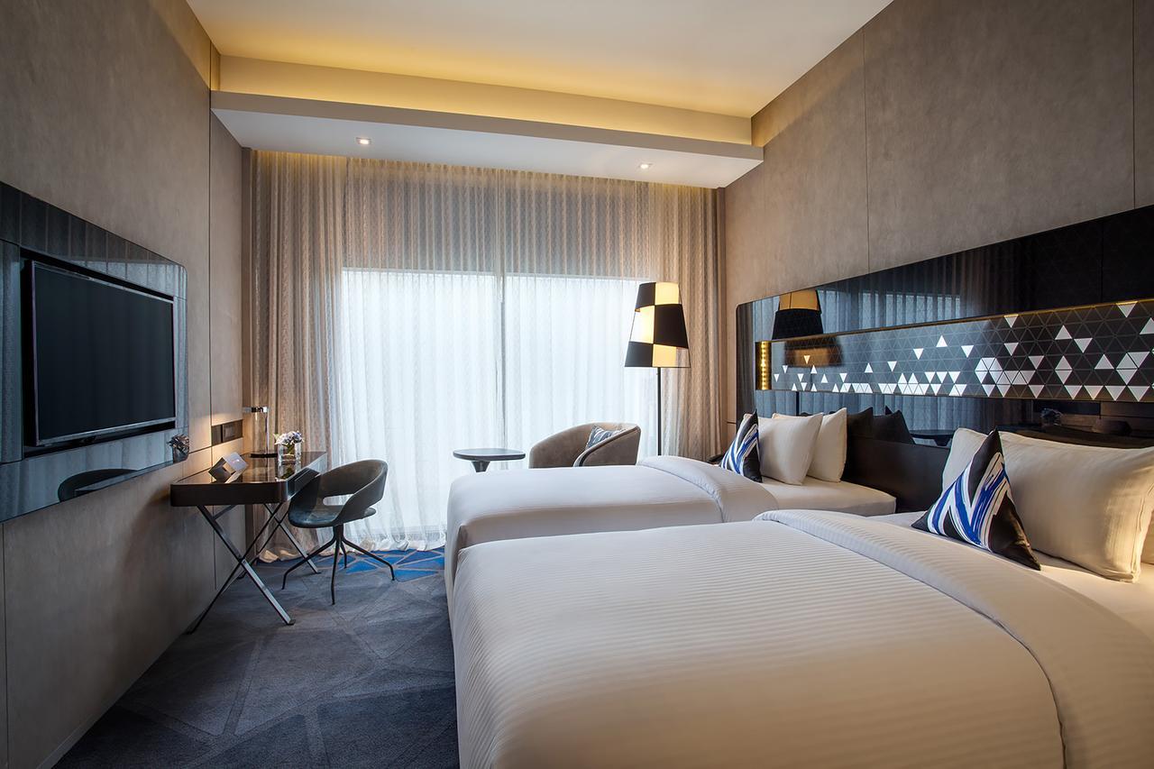 Khách sạn Novotel On Stevens 4*